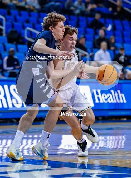 Thumbnail 1 in Loyola vs Servite photogallery.