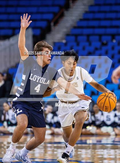 Thumbnail 3 in Loyola vs Servite photogallery.