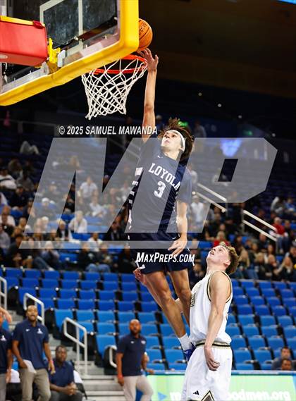 Thumbnail 2 in Loyola vs Servite photogallery.