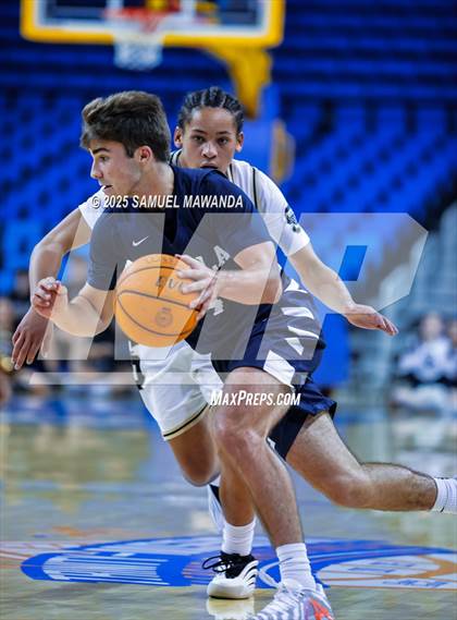 Thumbnail 2 in Loyola vs Servite photogallery.