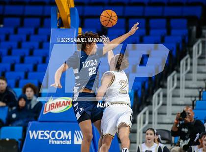 Thumbnail 3 in Loyola vs Servite photogallery.