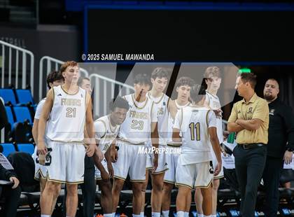 Thumbnail 1 in Loyola vs Servite photogallery.