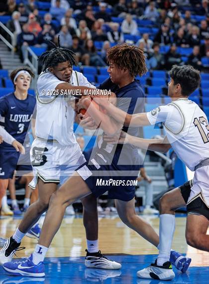 Thumbnail 3 in Loyola vs Servite photogallery.
