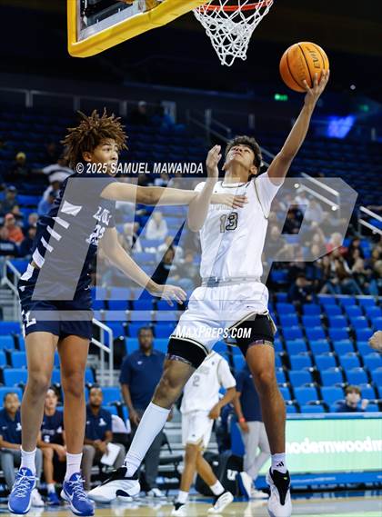 Thumbnail 1 in Loyola vs Servite photogallery.