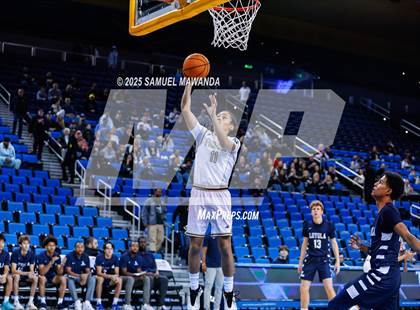 Thumbnail 3 in Loyola vs Servite photogallery.