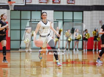 Thumbnail 3 in Comanche vs. Vernon photogallery.