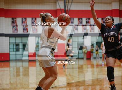 Thumbnail 3 in Comanche vs. Vernon photogallery.