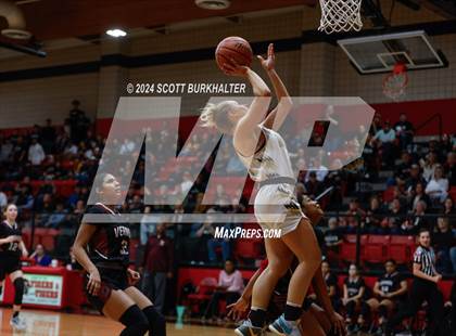 Thumbnail 1 in Comanche vs. Vernon photogallery.