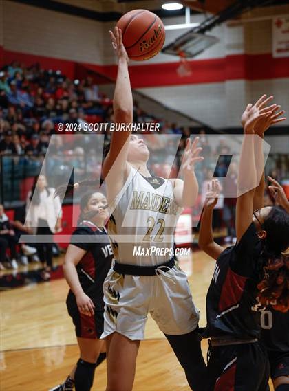Thumbnail 2 in Comanche vs. Vernon photogallery.