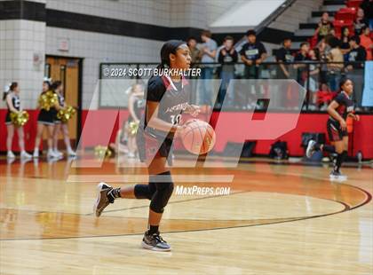Thumbnail 2 in Comanche vs. Vernon photogallery.