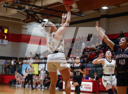 Thumbnail 1 in Comanche vs. Vernon photogallery.