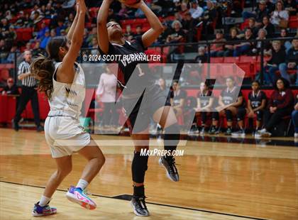 Thumbnail 1 in Comanche vs. Vernon photogallery.