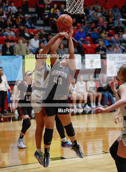 Thumbnail 2 in Comanche vs. Vernon photogallery.