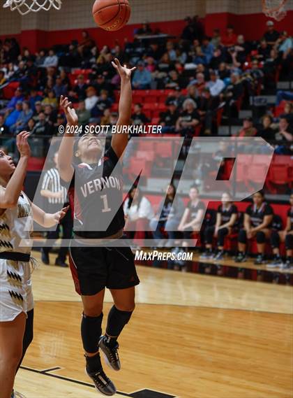 Thumbnail 1 in Comanche vs. Vernon photogallery.