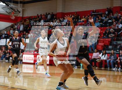 Thumbnail 2 in Comanche vs. Vernon photogallery.