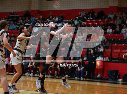 Thumbnail 2 in Comanche vs. Vernon photogallery.