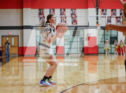 Thumbnail 2 in Comanche vs. Vernon photogallery.
