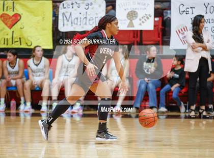 Thumbnail 3 in Comanche vs. Vernon photogallery.