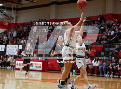 Thumbnail 3 in Comanche vs. Vernon photogallery.