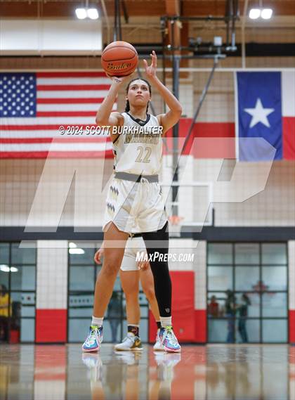 Thumbnail 2 in Comanche vs. Vernon photogallery.