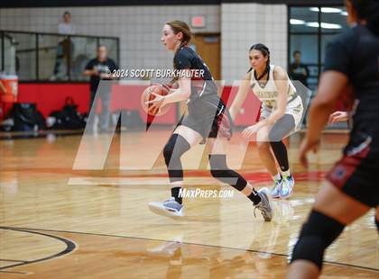 Thumbnail 2 in Comanche vs. Vernon photogallery.