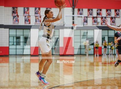 Thumbnail 3 in Comanche vs. Vernon photogallery.