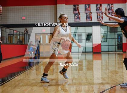 Thumbnail 2 in Comanche vs. Vernon photogallery.