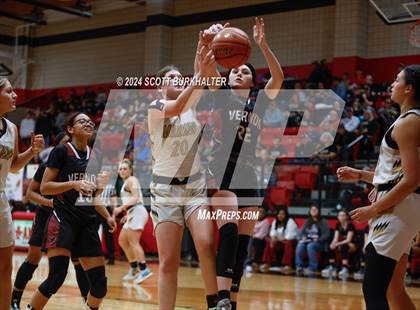 Thumbnail 2 in Comanche vs. Vernon photogallery.