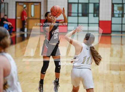 Thumbnail 3 in Comanche vs. Vernon photogallery.