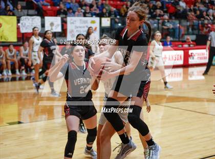 Thumbnail 3 in Comanche vs. Vernon photogallery.