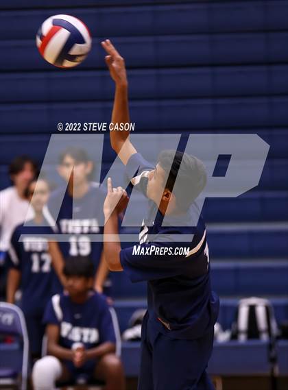 Thumbnail 1 in Whitney @ Vista del Lago photogallery.