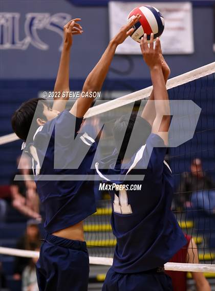 Thumbnail 3 in Whitney @ Vista del Lago photogallery.