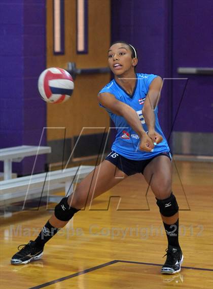 Thumbnail 3 in Marymount vs St. Mary's (Durango Fall Classic) photogallery.