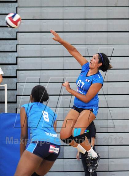 Thumbnail 2 in Marymount vs St. Mary's (Durango Fall Classic) photogallery.