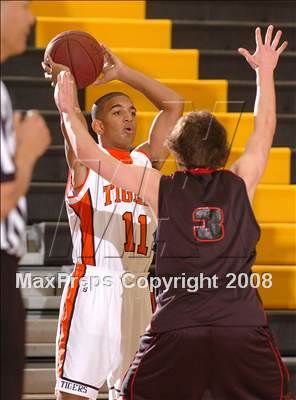 Thumbnail 2 in Bella Vista vs. Roseville (The Common Good Classic) photogallery.