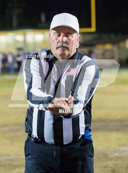 Thumbnail 2 in Camarillo vs. Corona del Mar (CIF SS D4 Semifinal) photogallery.