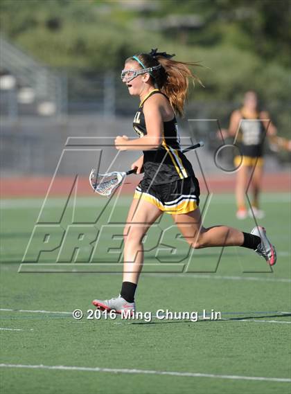 Thumbnail 2 in Foothill vs. Mater Dei (Orange County Final) photogallery.