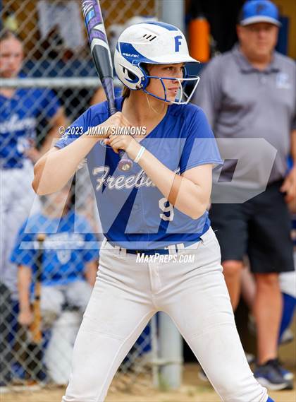 Thumbnail 2 in Freeburg vs Breese Central ( IHSA Class 2A Regional Championship)  photogallery.