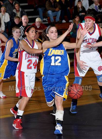 Thumbnail 3 in Christian Brothers vs. Linden (CIF SJS D4 Playoffs) photogallery.