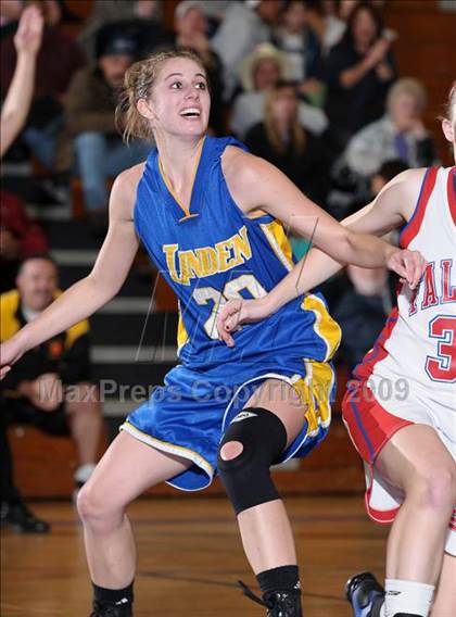 Thumbnail 3 in Christian Brothers vs. Linden (CIF SJS D4 Playoffs) photogallery.