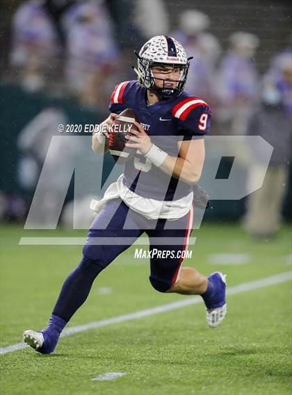 Thumbnail 3 in Aubrey @ Graham (UIL 4A Regional Semifinal Playoff) photogallery.