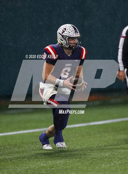 Thumbnail 2 in Aubrey @ Graham (UIL 4A Regional Semifinal Playoff) photogallery.