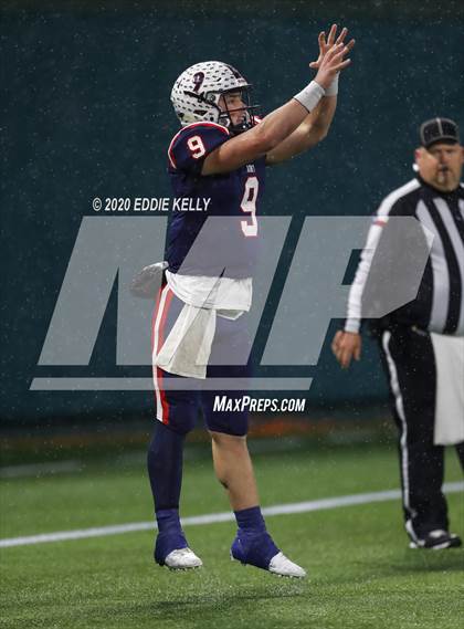 Thumbnail 2 in Aubrey @ Graham (UIL 4A Regional Semifinal Playoff) photogallery.