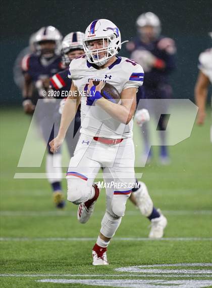 Thumbnail 2 in Aubrey @ Graham (UIL 4A Regional Semifinal Playoff) photogallery.