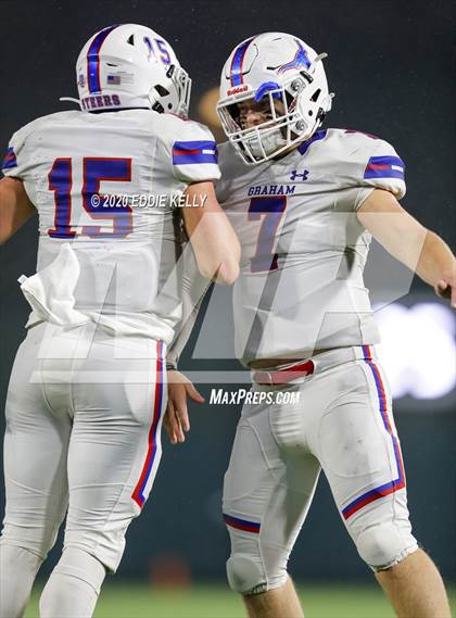Thumbnail 3 in Aubrey @ Graham (UIL 4A Regional Semifinal Playoff) photogallery.