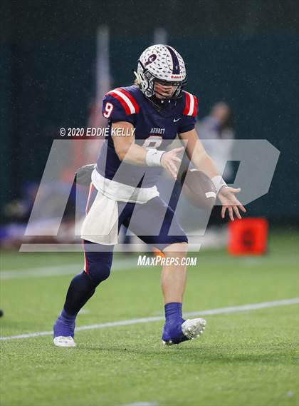Thumbnail 3 in Aubrey @ Graham (UIL 4A Regional Semifinal Playoff) photogallery.