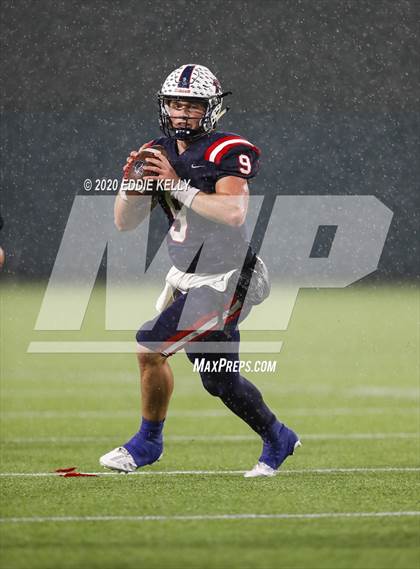 Thumbnail 2 in Aubrey @ Graham (UIL 4A Regional Semifinal Playoff) photogallery.