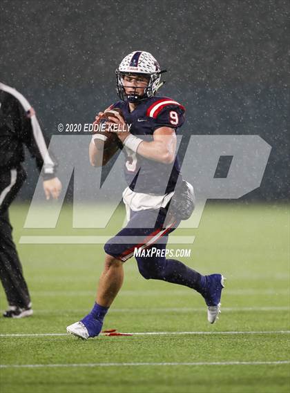 Thumbnail 3 in Aubrey @ Graham (UIL 4A Regional Semifinal Playoff) photogallery.