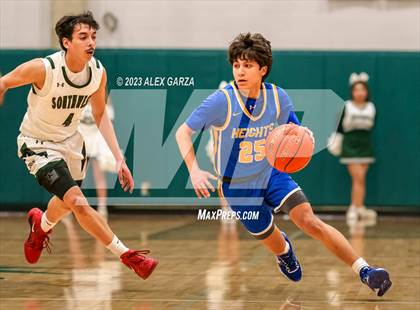 Thumbnail 2 in Alamo Heights vs Southwest (UIL 5A Reg 3 & 4 Bi-District) photogallery.