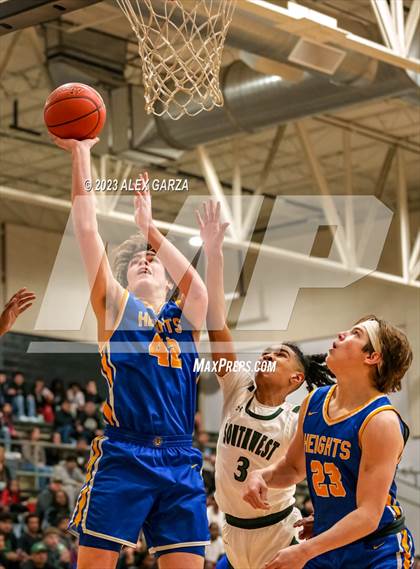 Thumbnail 3 in Alamo Heights vs Southwest (UIL 5A Reg 3 & 4 Bi-District) photogallery.